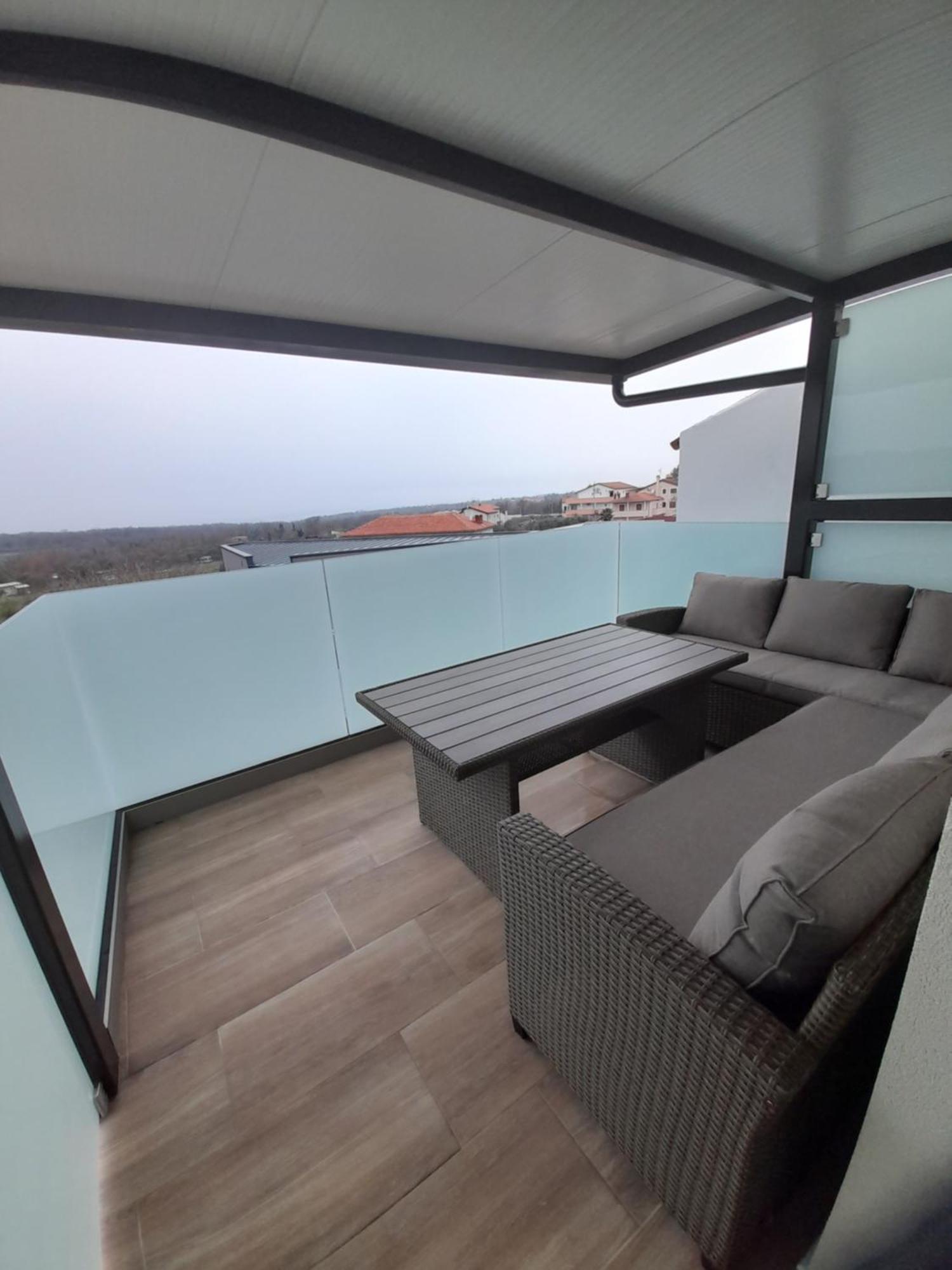 Apartments Donella Umag Exterior photo